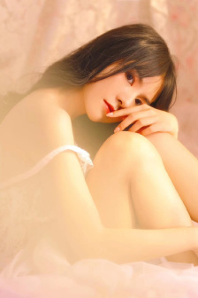 男女一起努力做豆浆
